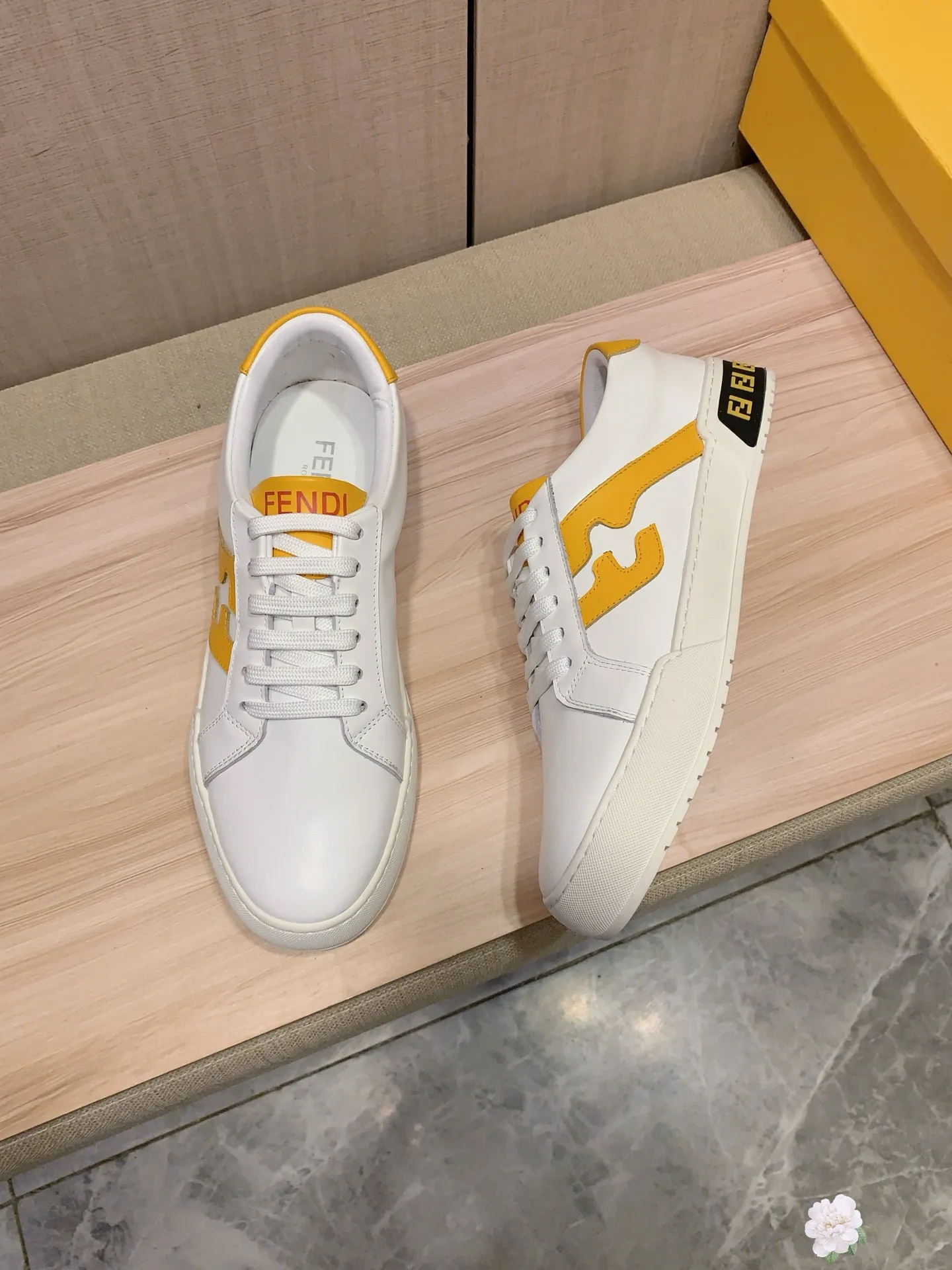 Men's Men's Shoes💰442💰💰🎩🎩[Lightning][Lightning] "FENDI*" The latest and most popular casual shoes, top brand [Seduce] luxury~purchase, top~quality. [Strong] The upper is made of imported breathable cowhide material ➕ breathable sheepskin feet (•) with fine workmanship. The original stylish and stylish soft rubber wear-resistant and non-slip outsole is light and comfortable on the feet. The real thing looks better when taken in real life. 226: code: 38-44, white and black selected